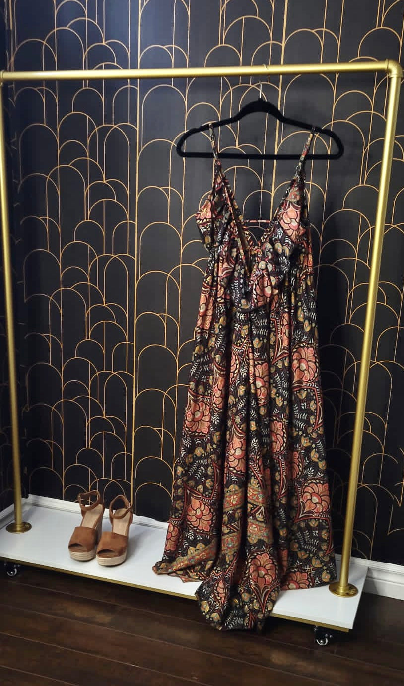 Flounce Dress in Brown